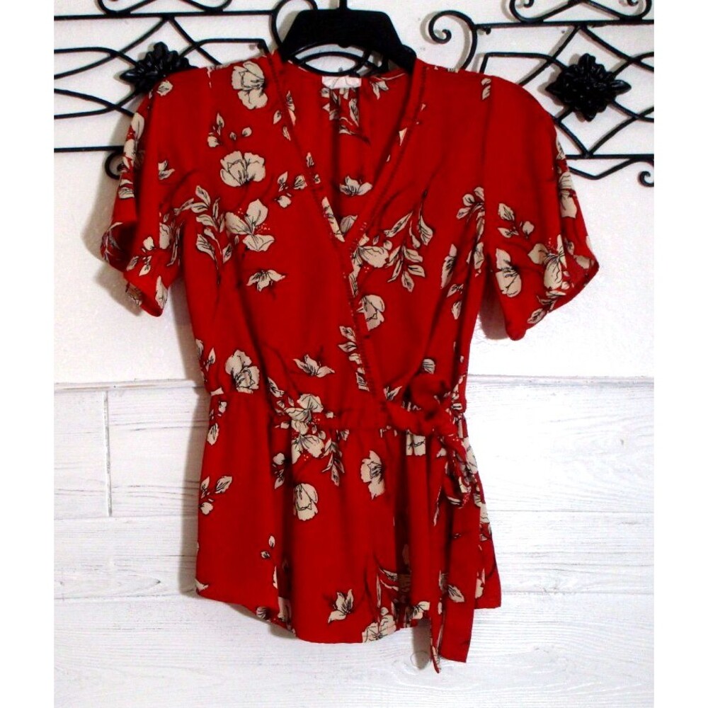 Sienna Sky Women's Top Size XS Short Sleeve Red Floral V Neck
